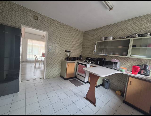 3 BEDROOM FLAT FOR SALE IN THREE RIVERS